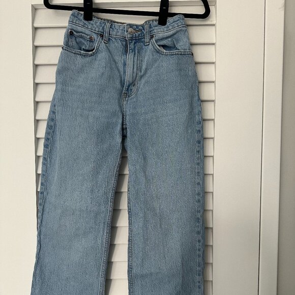 Abercrombie Curve Love High Rise 90s Relaxed Jean, Size 25S - Picture 1 of 4